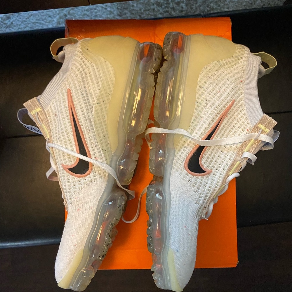 Vapormax 2021 Men’s 11.5 very good condition no whole tears